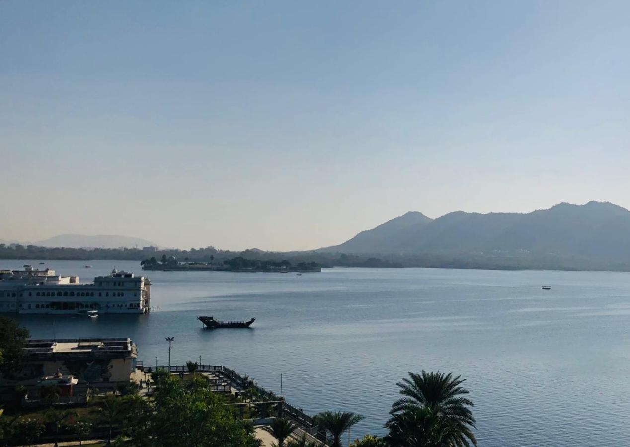 Hotel Nirvana Lakeside Udaipur Extérieur photo