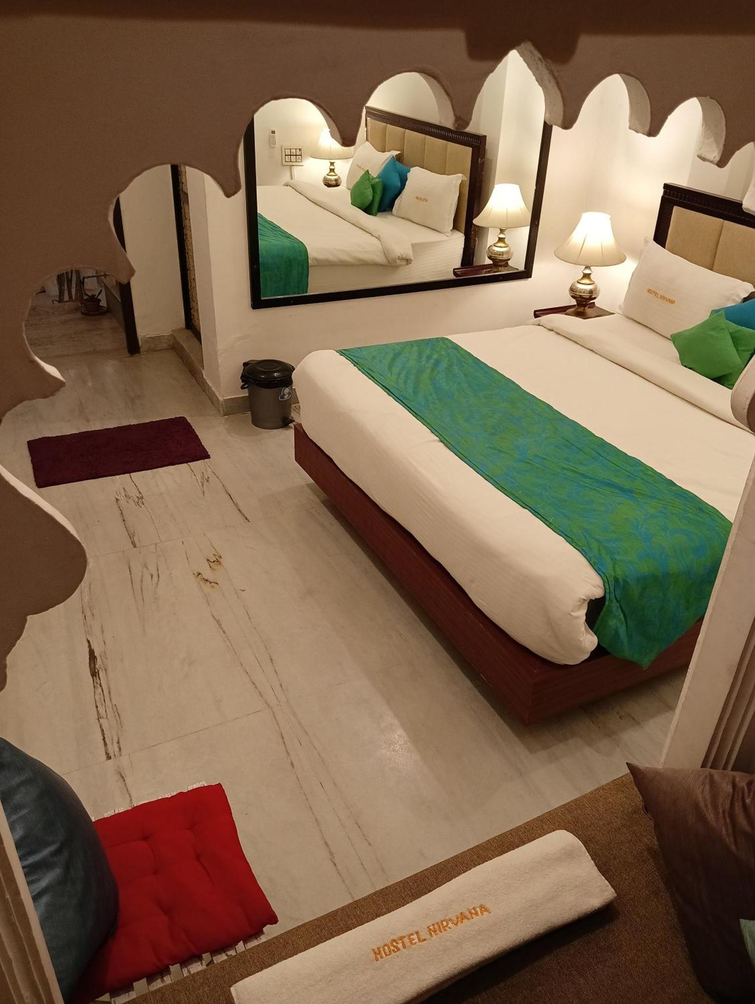 Hotel Nirvana Lakeside Udaipur Extérieur photo