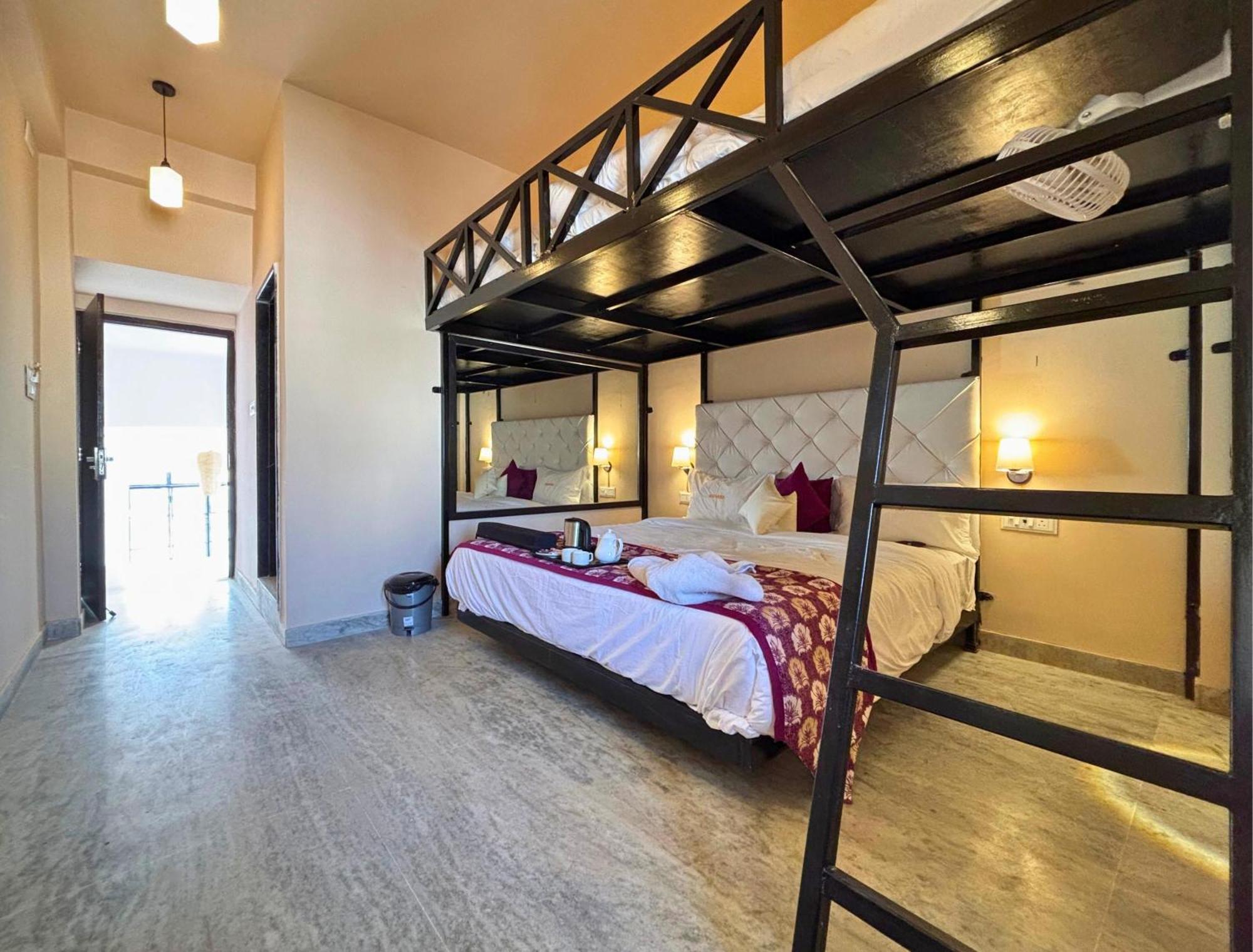 Hotel Nirvana Lakeside Udaipur Extérieur photo
