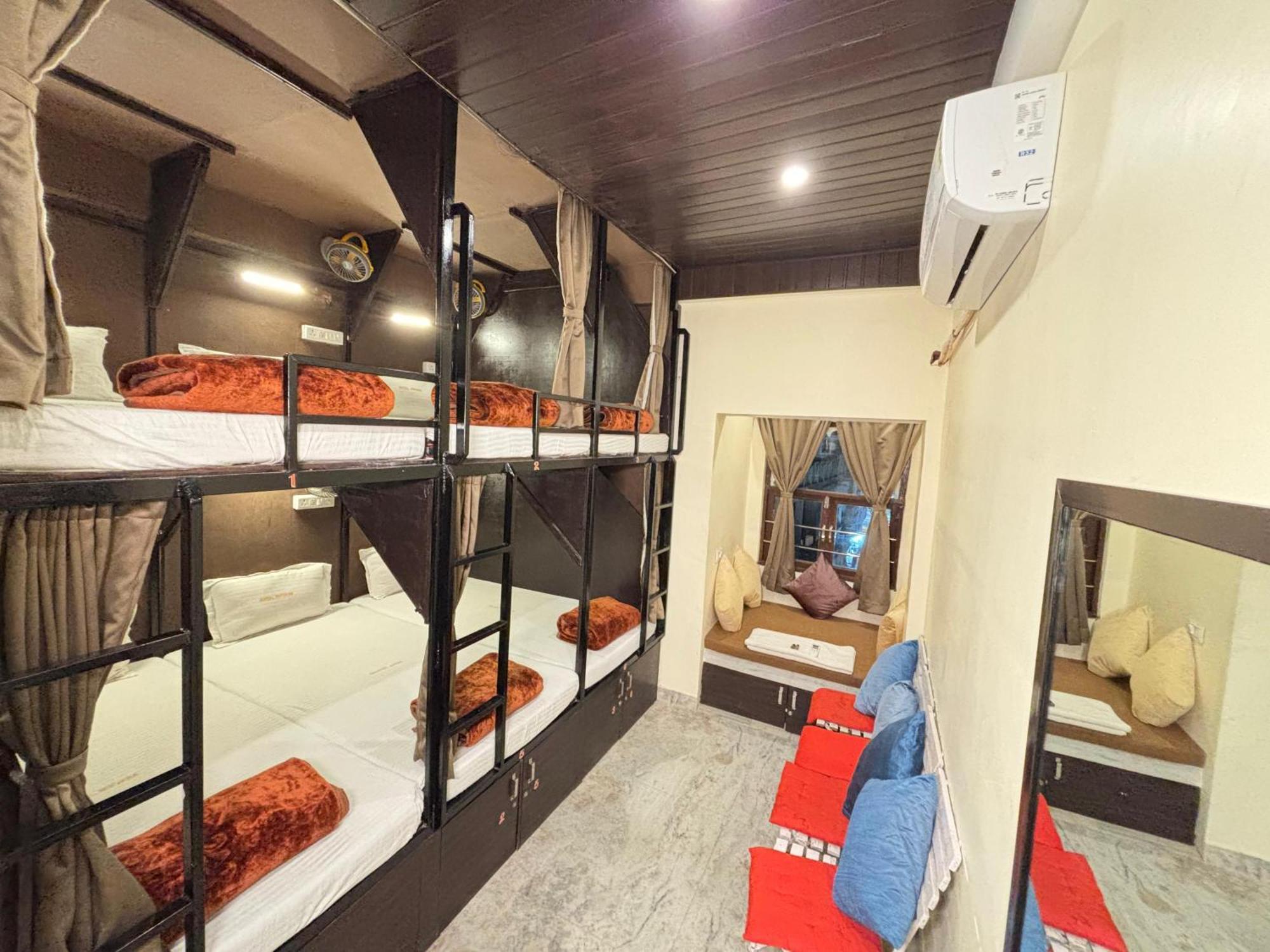 Hotel Nirvana Lakeside Udaipur Extérieur photo