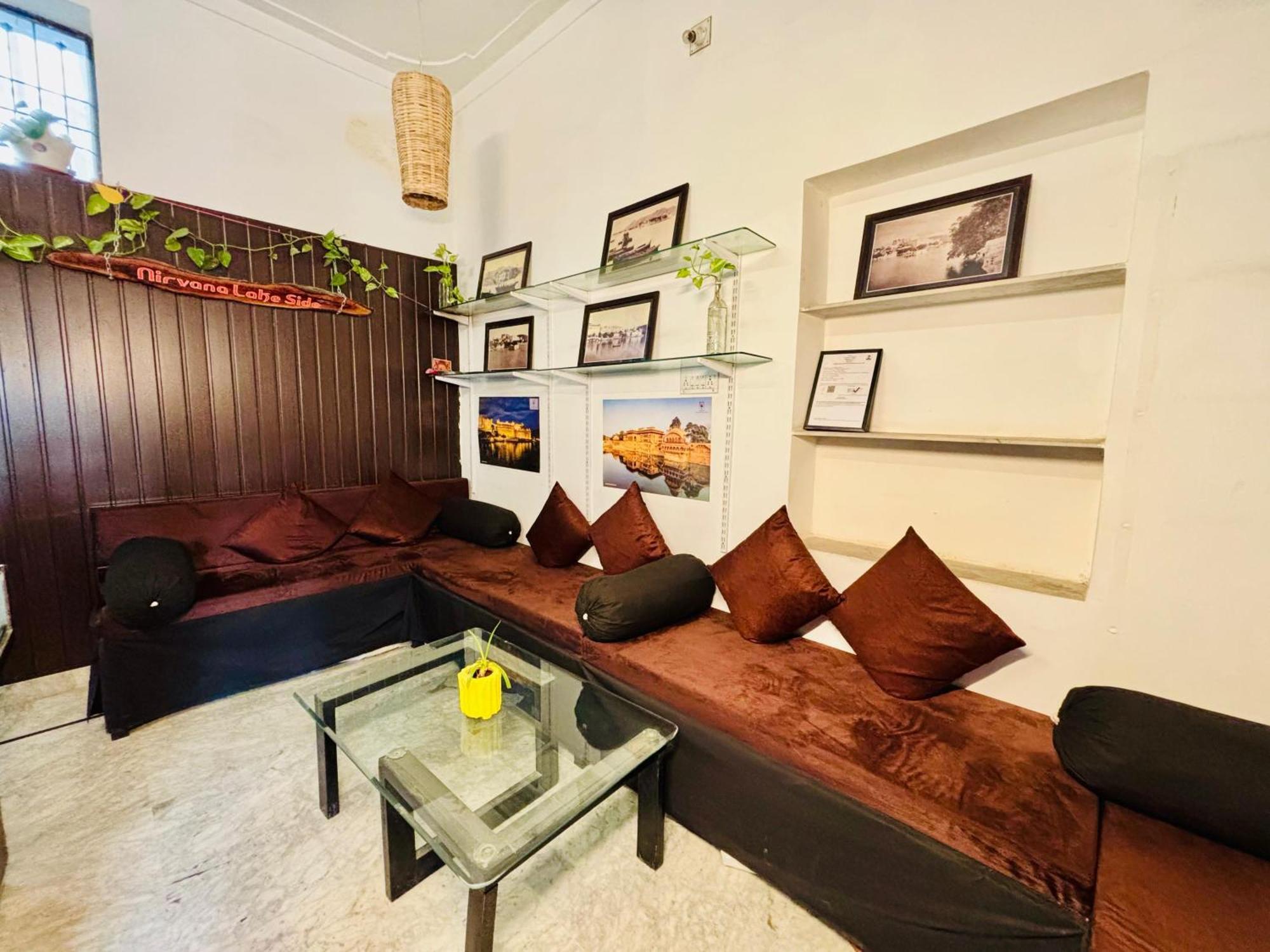 Hotel Nirvana Lakeside Udaipur Extérieur photo
